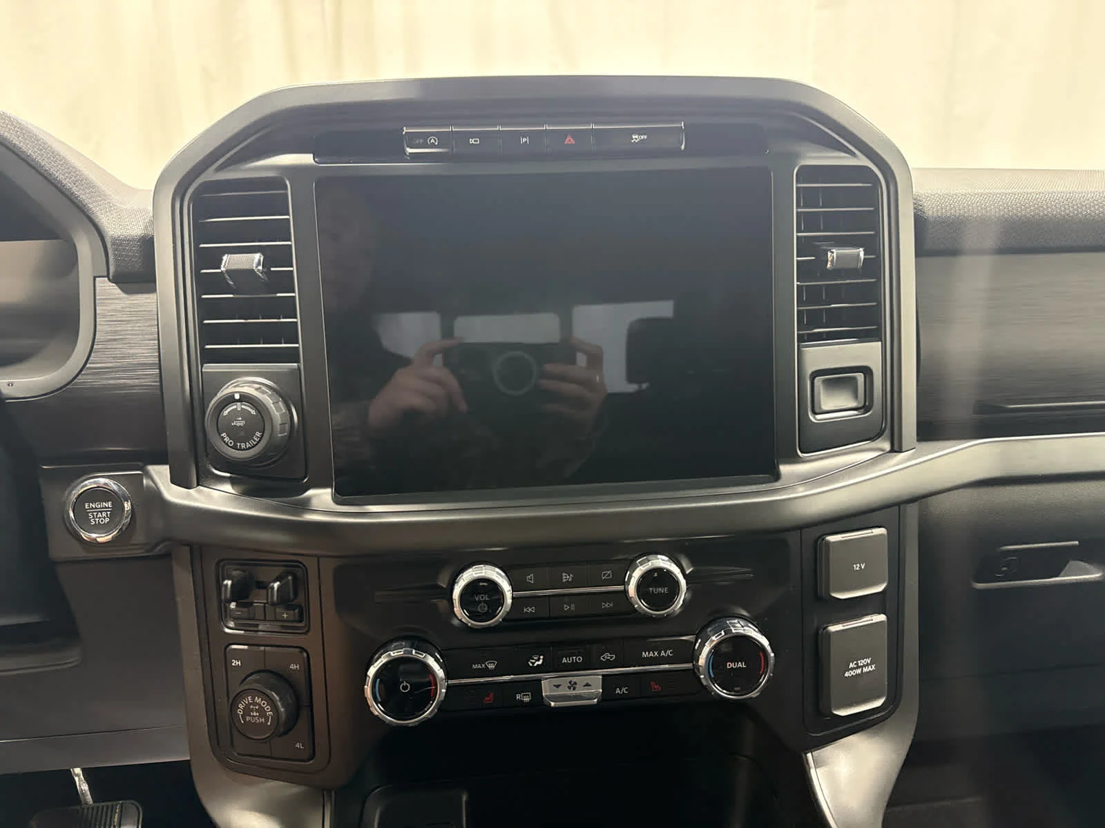 Used 2024 Silver Ford XLT image 17