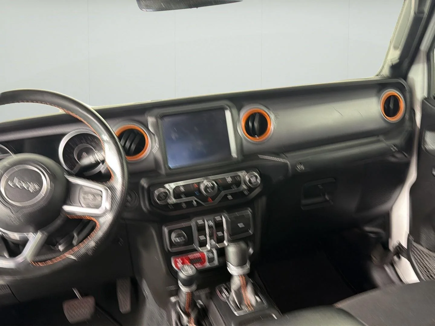 Used 2022 Bright White Clearcoat Jeep Mojave image 18