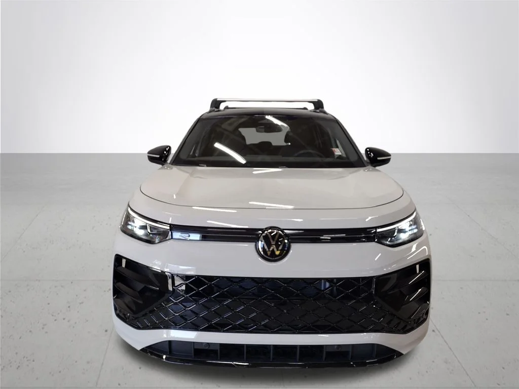 New 2026 Beige Volkswagen 2.0T SE R-Line Black image 3