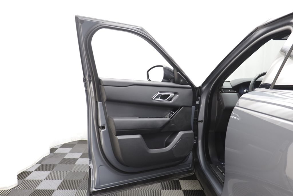 Used 2026 Gray Land Rover S image 4