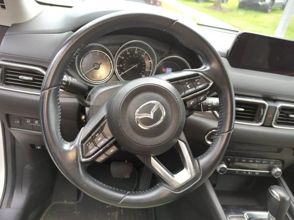 Used 2019 White Mazda Touring image 9