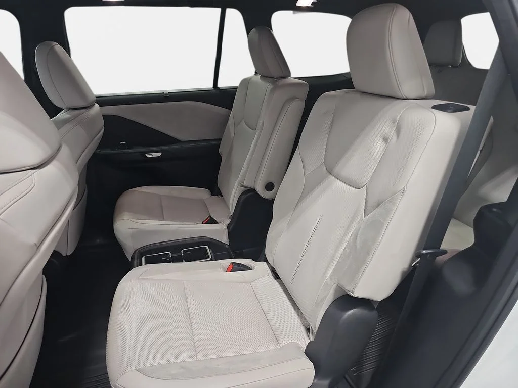 Certified Used 2024 Off-white Lexus 550h+ Luxury image 13