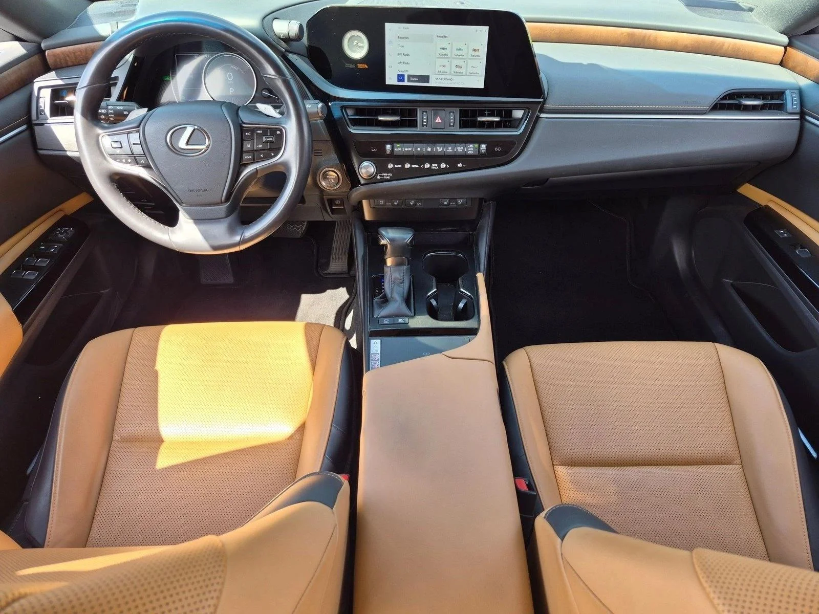Used 2024 Sunlit Green Lexus ES 300h image 17