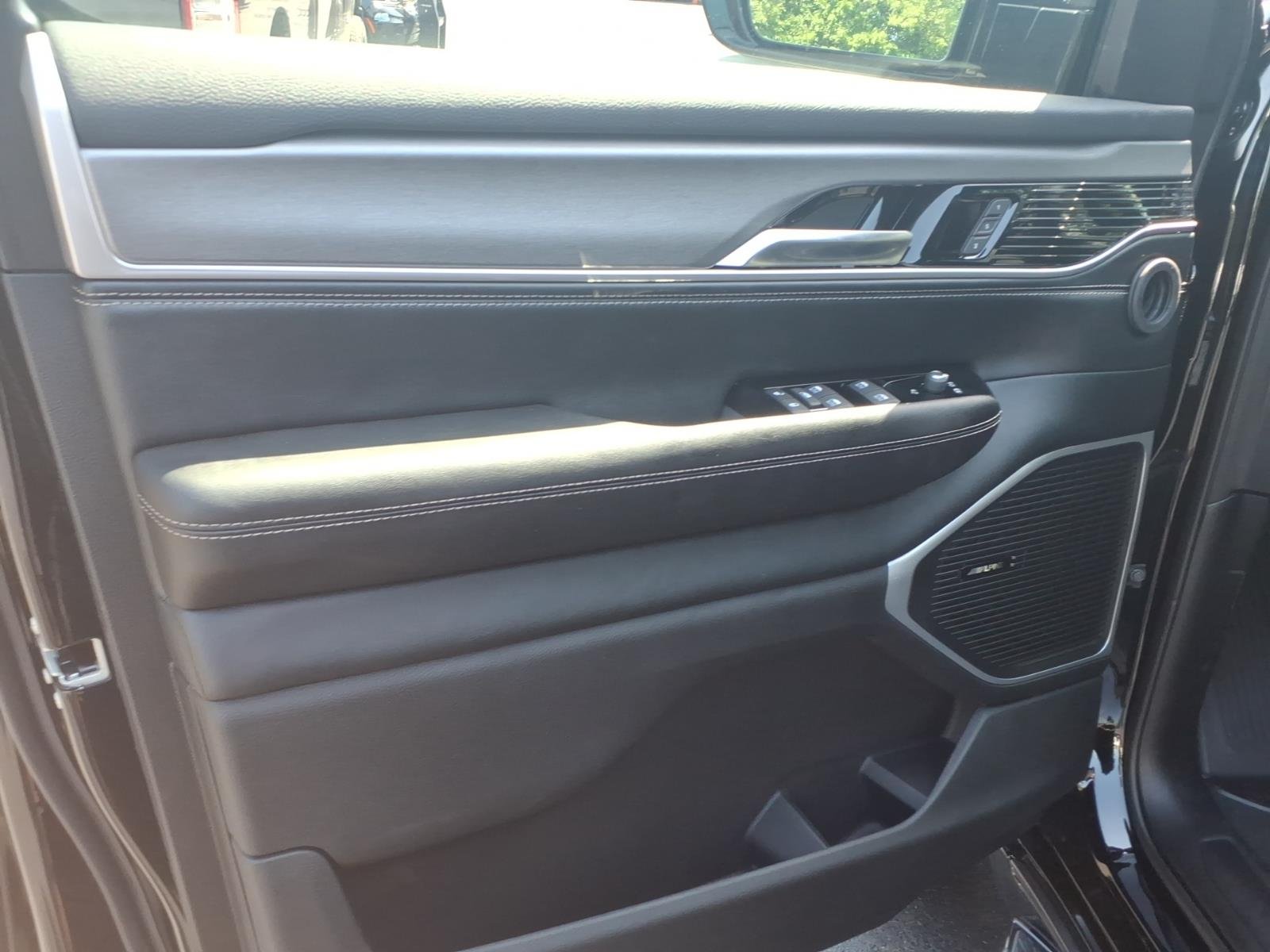 New 2026 High Gloss Black Exterior Paint Jeep  image 14