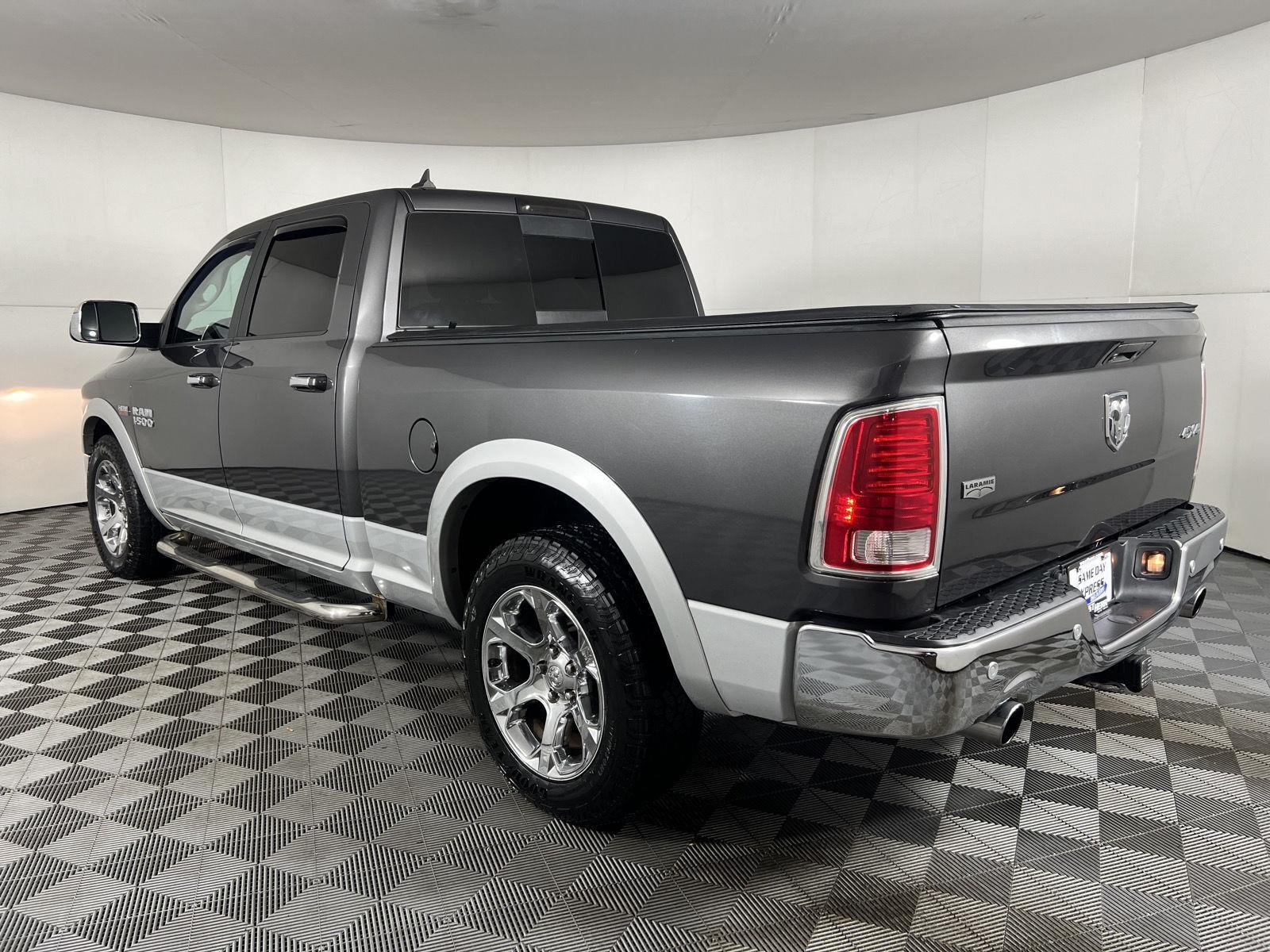 Used 2018  RAM Laramie image 5