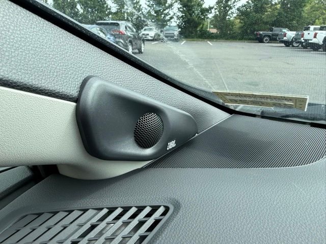 2025 Toyota Prius XSE Premium - Photo 24