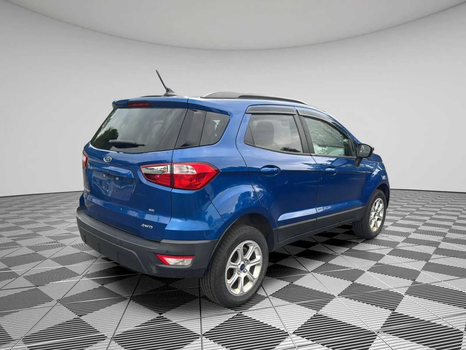 Used 2019 Lightning Blue Ford SE image 8