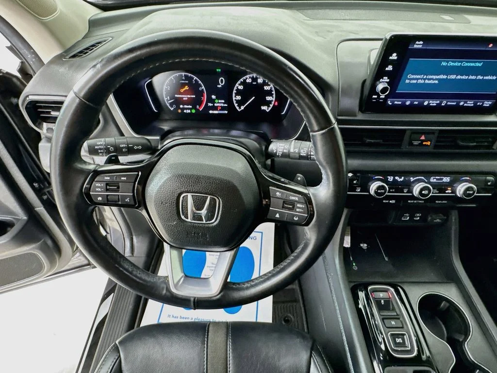 Certified Used 2025 Modern Steel Metallic Honda EX-L image 14