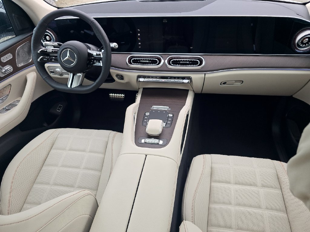 New 2027 MANUFAKTUR Moonlight White Metallic Mercedes-Benz GLS 450 image 31