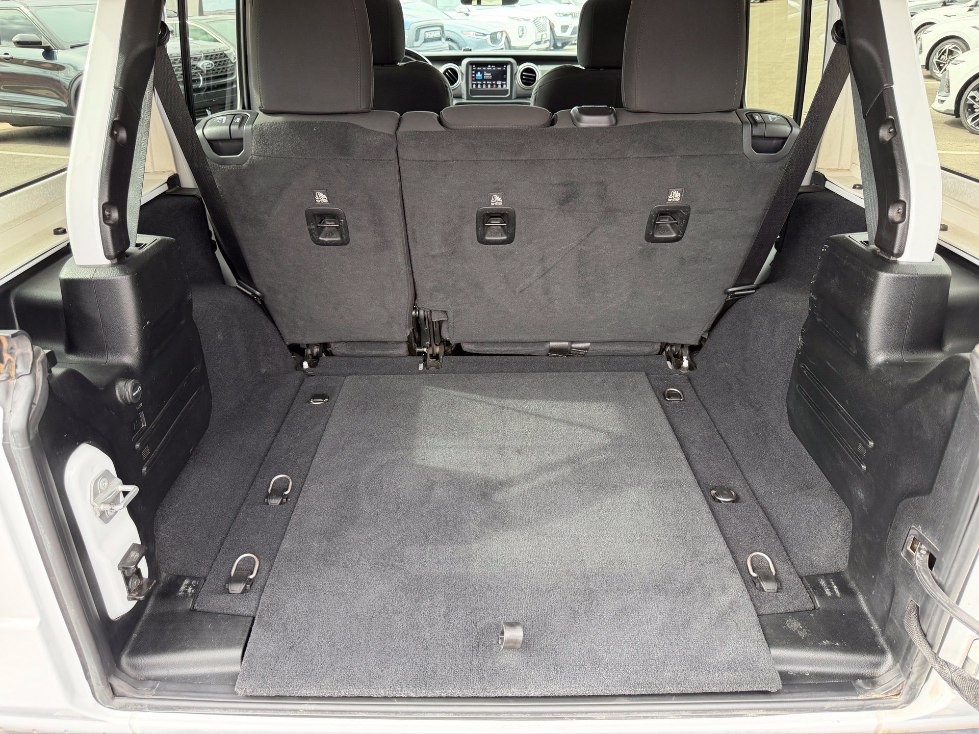 Used 2020 White Jeep Unlimited Sahara image 39