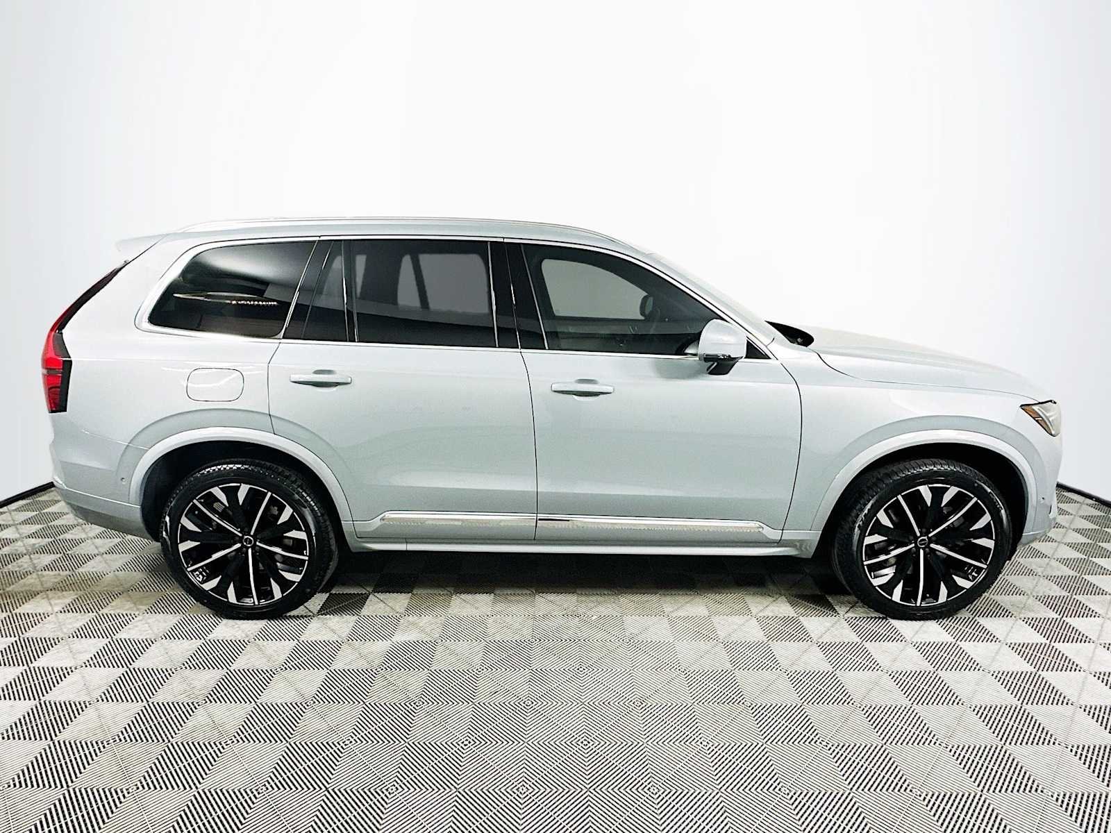 New 2026 Vapour Grey Volvo Plus image 8