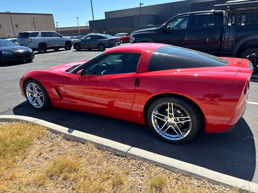 Used 2009 Red Chevrolet Base image 6
