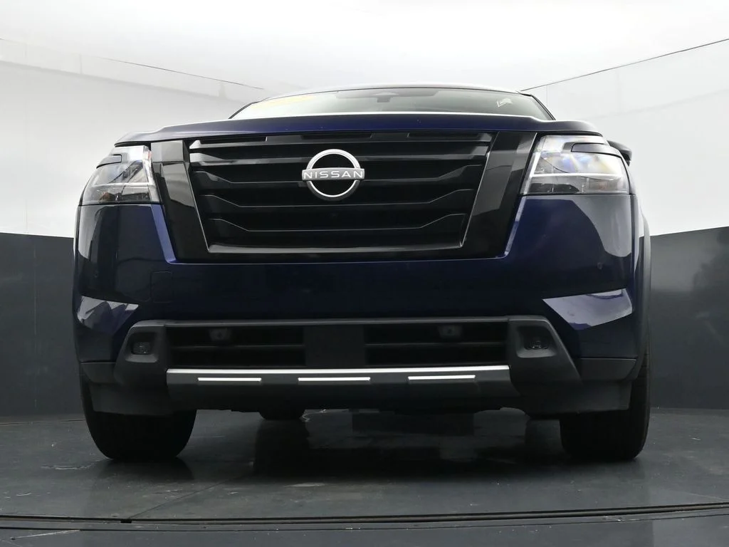 Used 2023 Blue Nissan SL image 36
