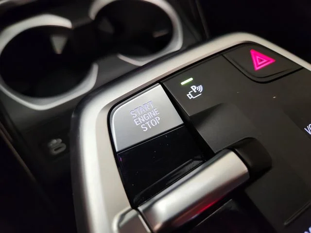 Used 2026 White BMW xDrive28i image 19