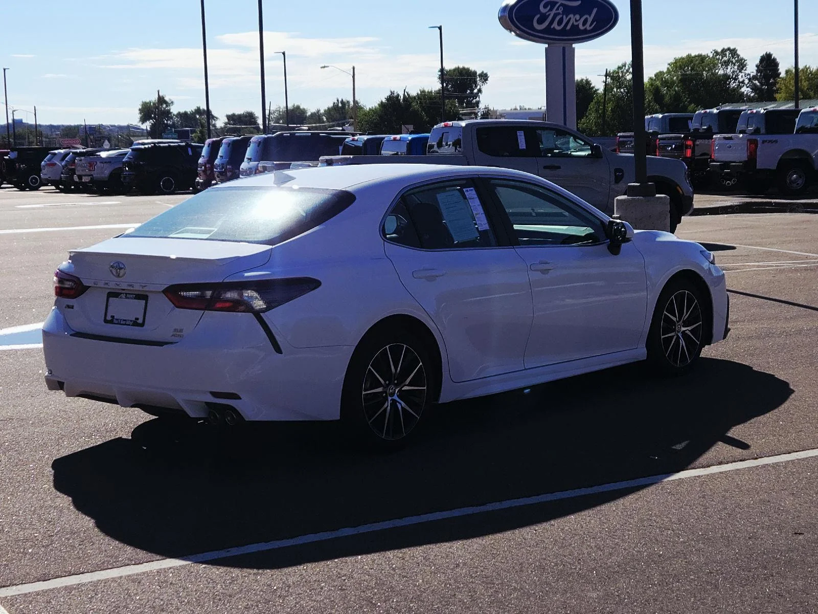 Used 2022 Super White Toyota SE image 5