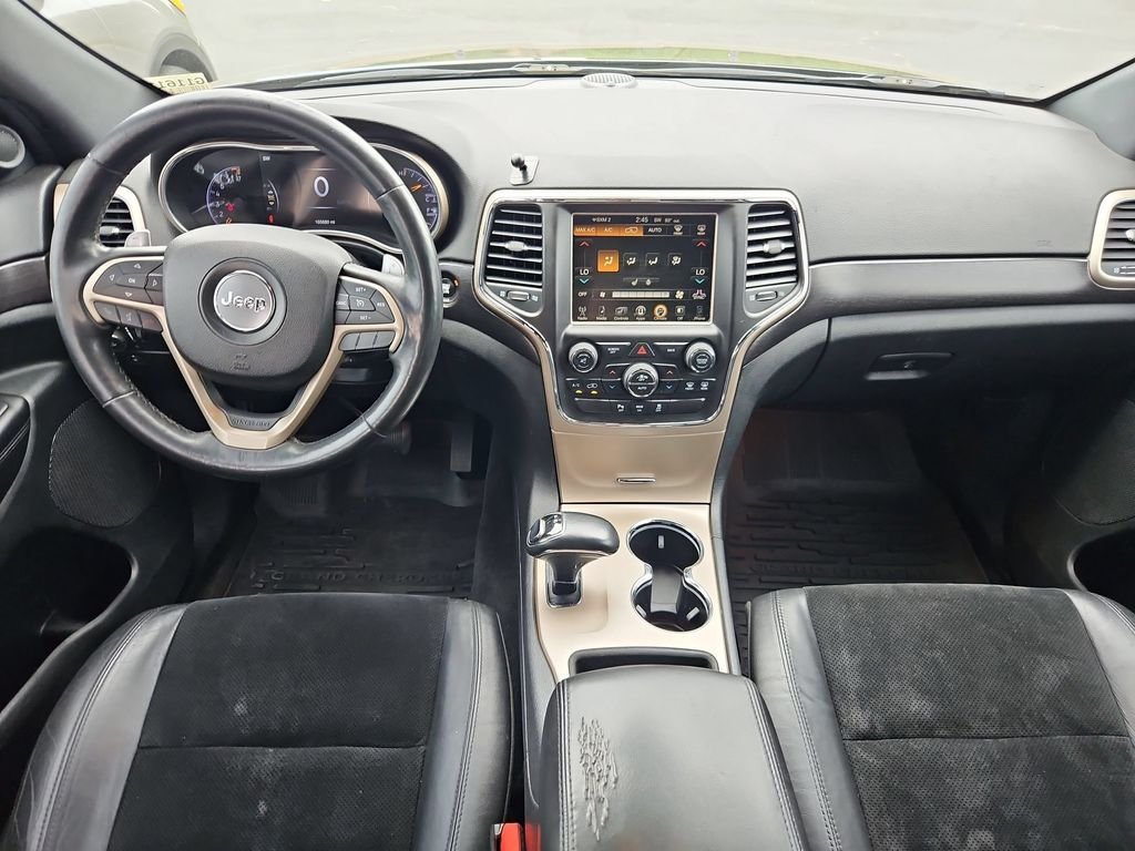 Used 2015 Brilliant Black Crystal Pearlcoat Jeep Altitude image 21