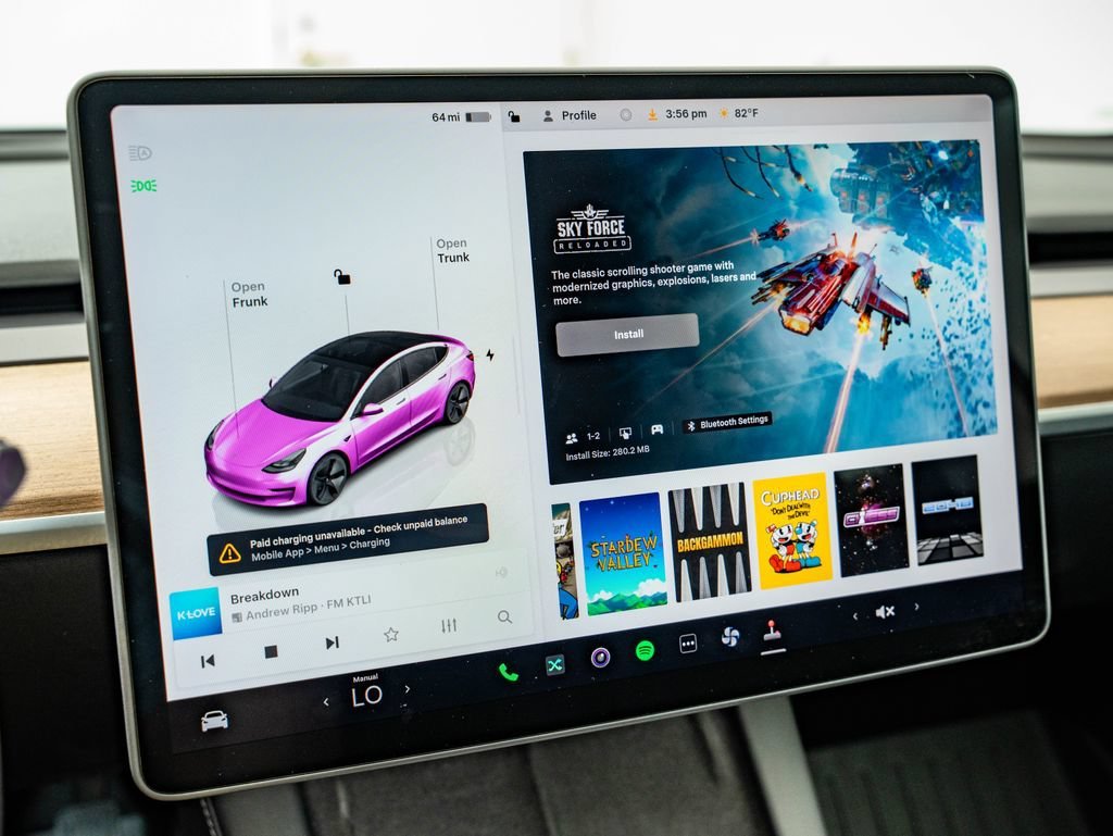Used 2023 Black Tesla  image 28