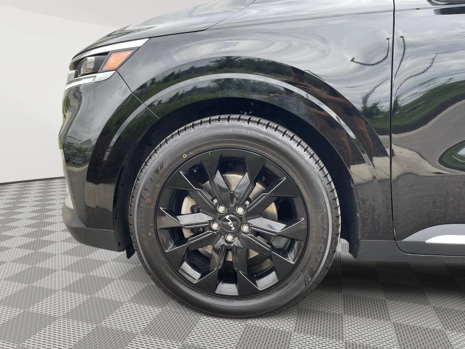 Used 2022 Aurora Black Pearl Kia SX Prestige image 28