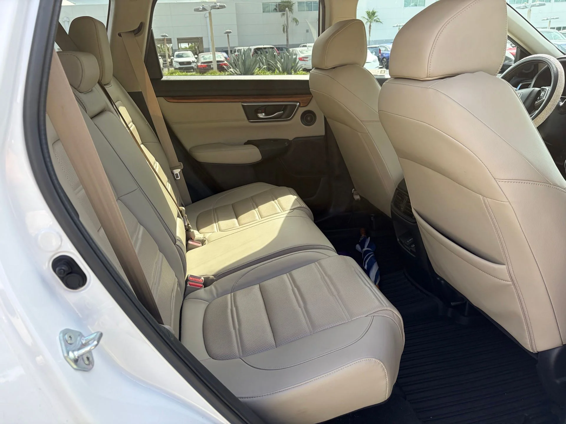 Used 2022 Platinum White Pearl Honda EX-L image 17