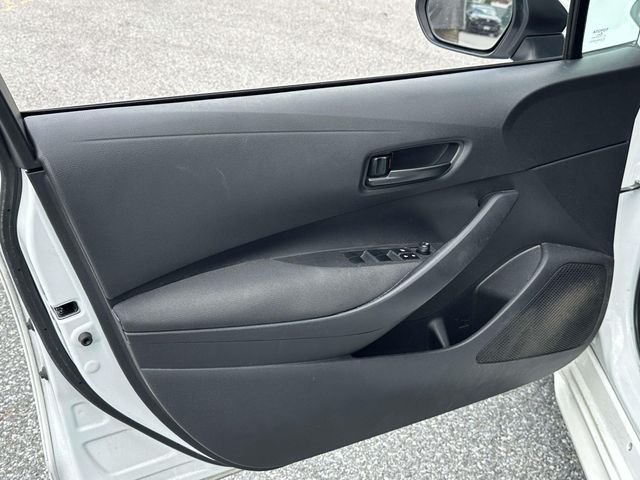 Used 2023 White Toyota LE image 27