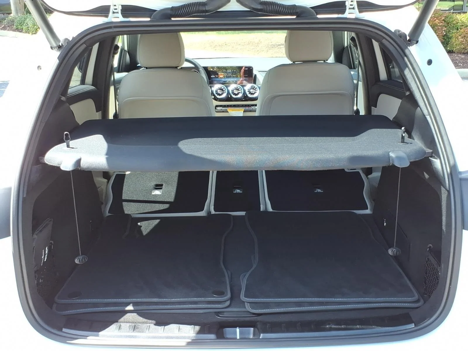 Certified Used 2026 Polar White Mercedes-Benz GLA 250 image 32
