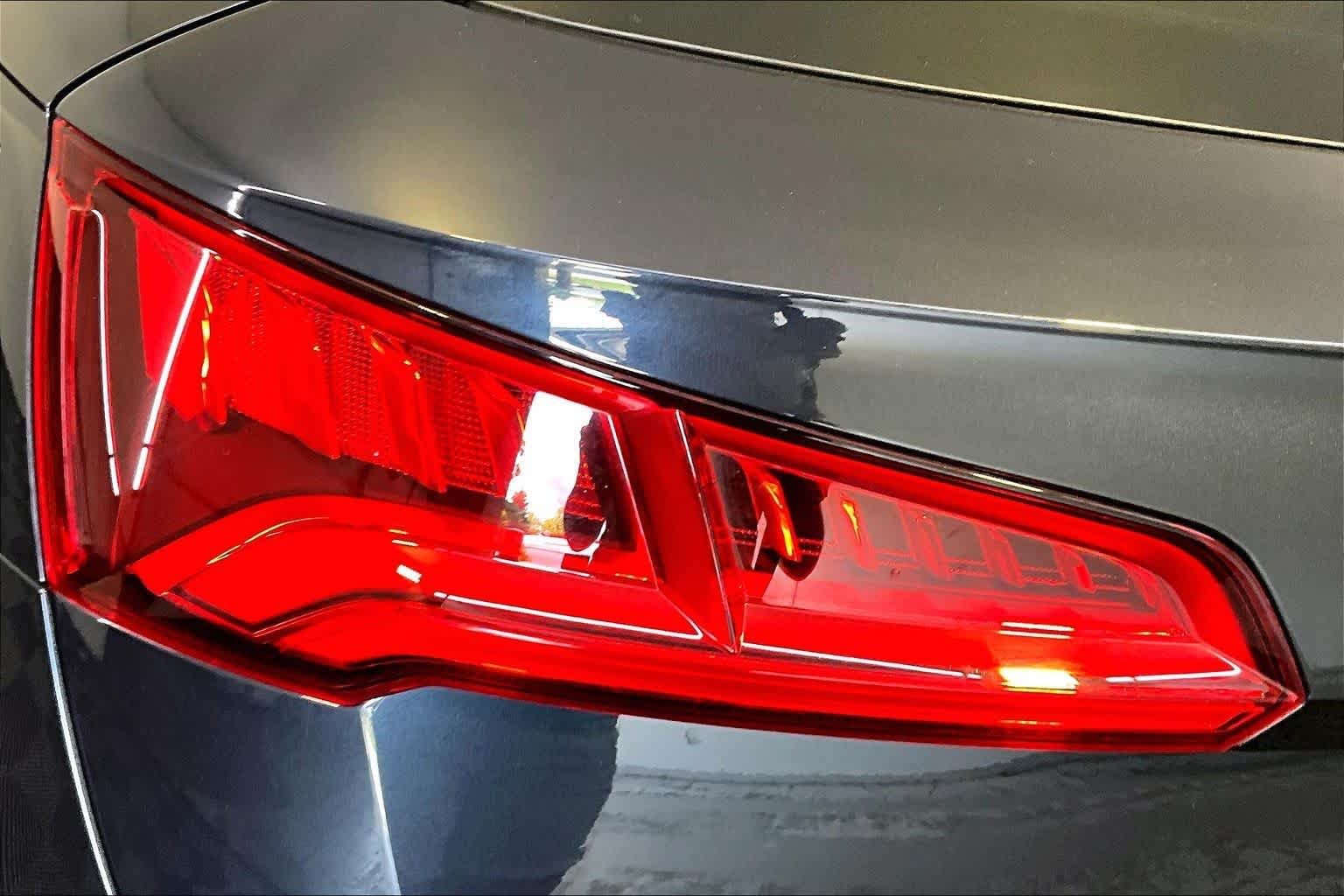 Used 2019 Moonlight Blue Metallic Audi Premium image 28
