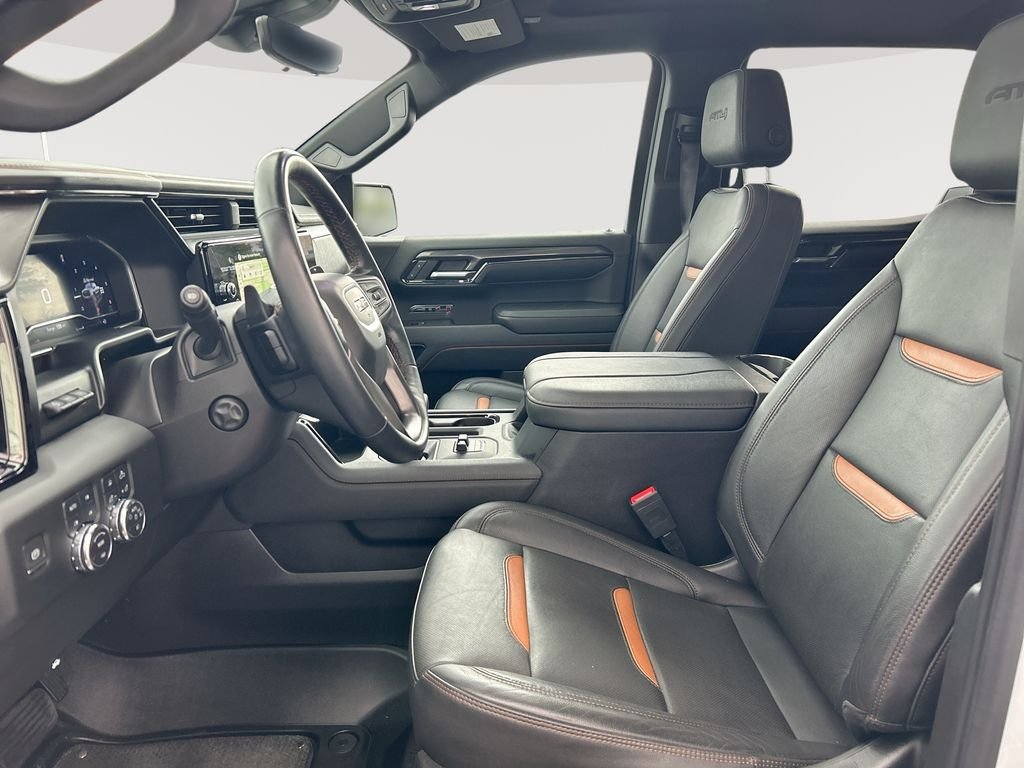 Used 2023 White GMC AT4 image 24