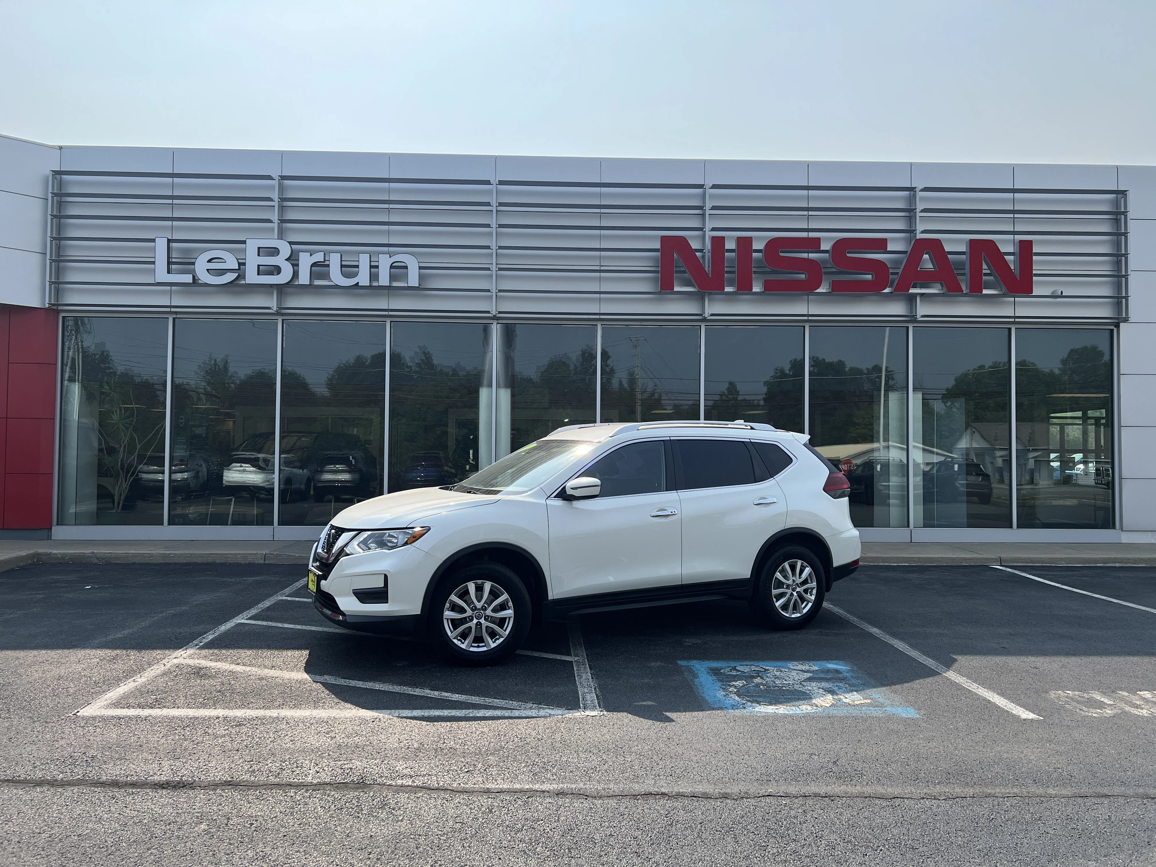 Used 2020 Pearl White Tricoat Nissan SV image 1