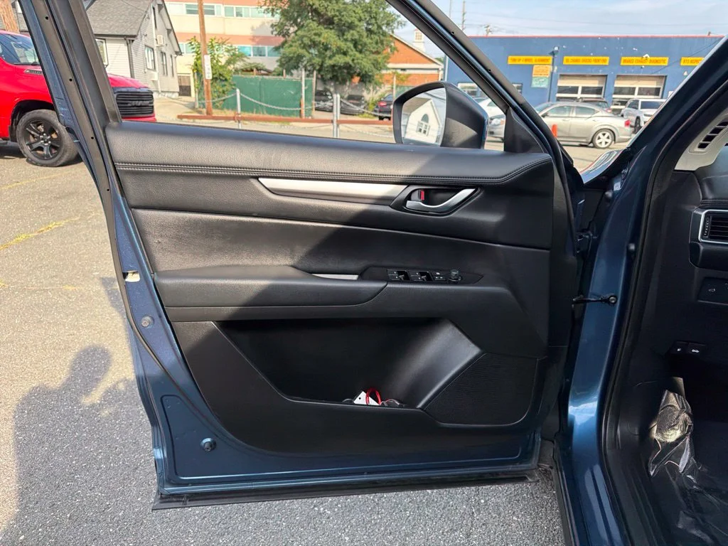 2023 Mazda CX-5 S Preferred package - Photo 30