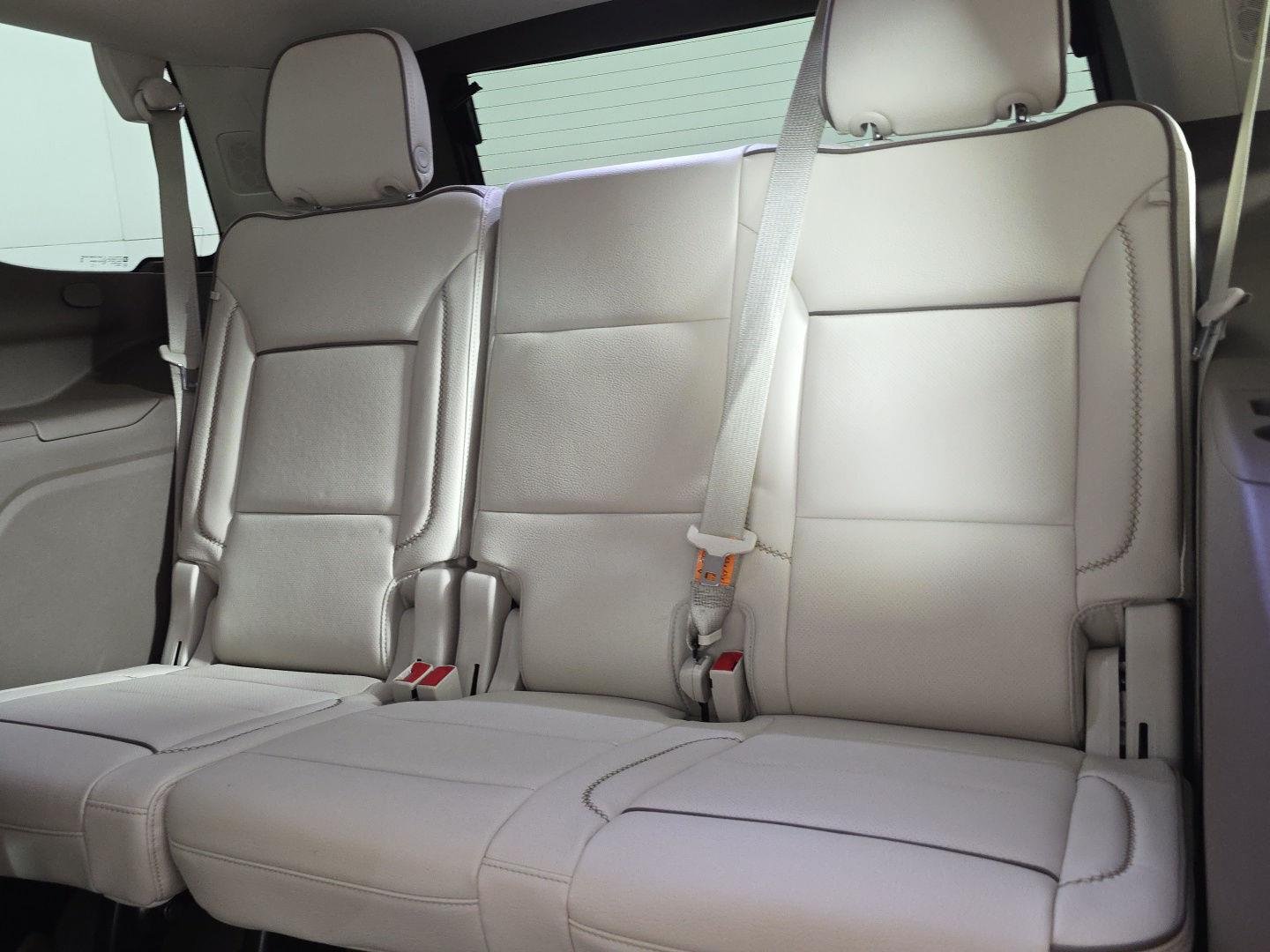 Used 2024 White Frost Tricoat GMC Denali image 32