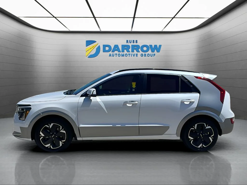 Certified 2023 Kia Niro Wave with VIN KNDCT3L17P5040552 for sale in Wauwatosa, WI