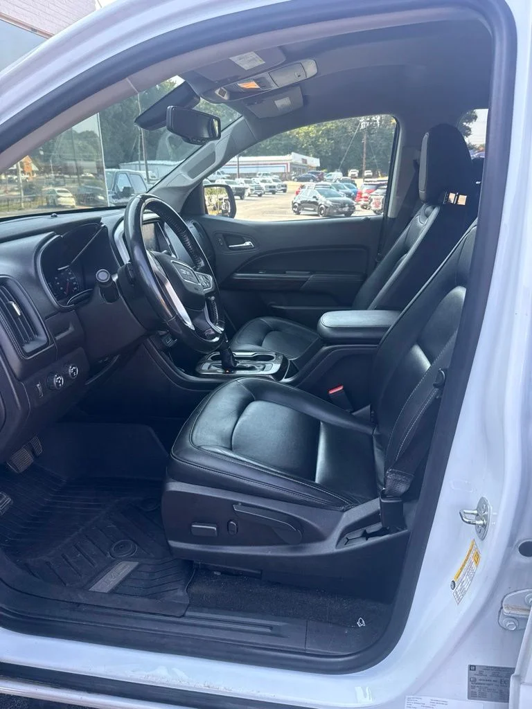 Used 2017  GMC SLT image 5