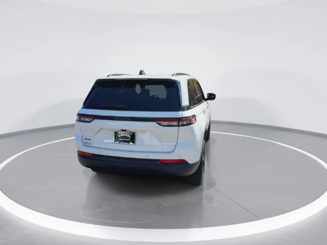 Used 2023 White Jeep Altitude X image 8