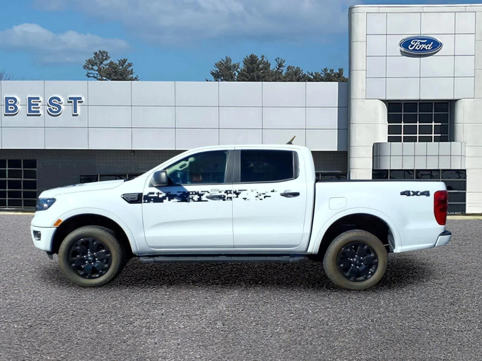 Used 2023 Oxford White Ford XLT image 2