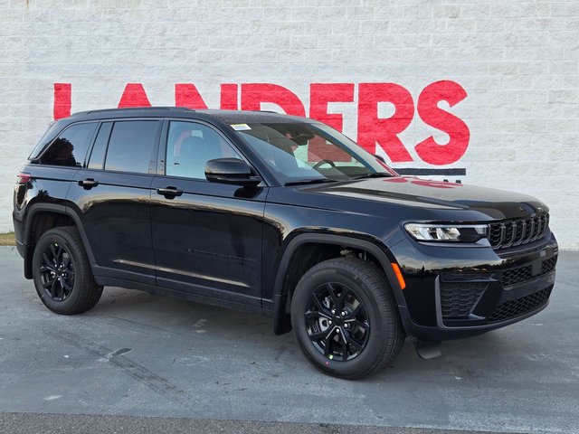 2026 Jeep Grand Cherokee Laredo Altitude