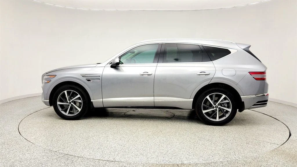 Used 2025 Savile Silver Genesis 2.5T Advanced AWD image 8