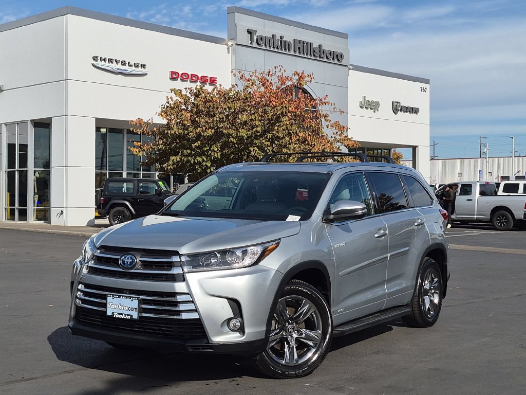 Used 2018 Silver Toyota Limited Platinum image 2