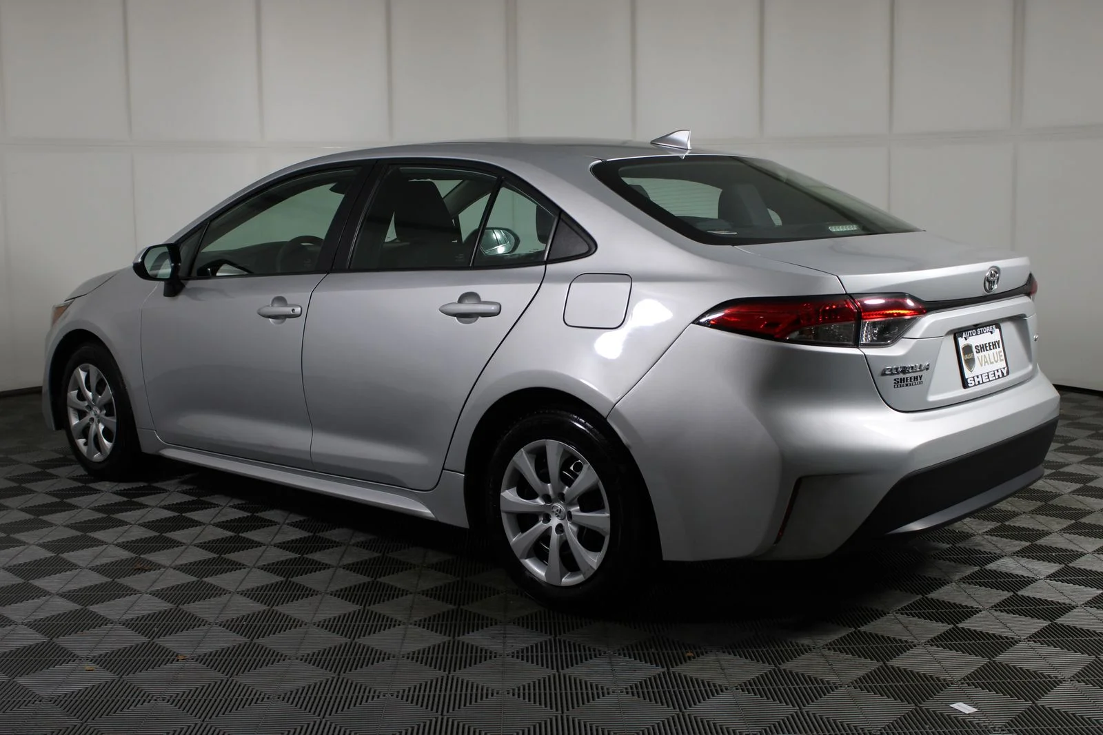 Used 2023 Silver Toyota LE image 6