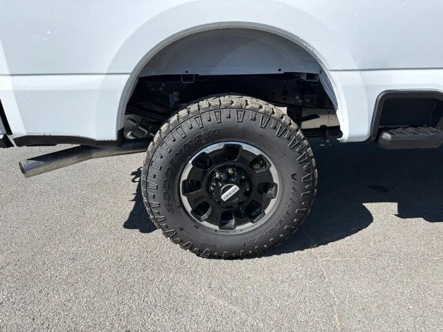New 2027 Oxford White Ford F-350® XL image 15