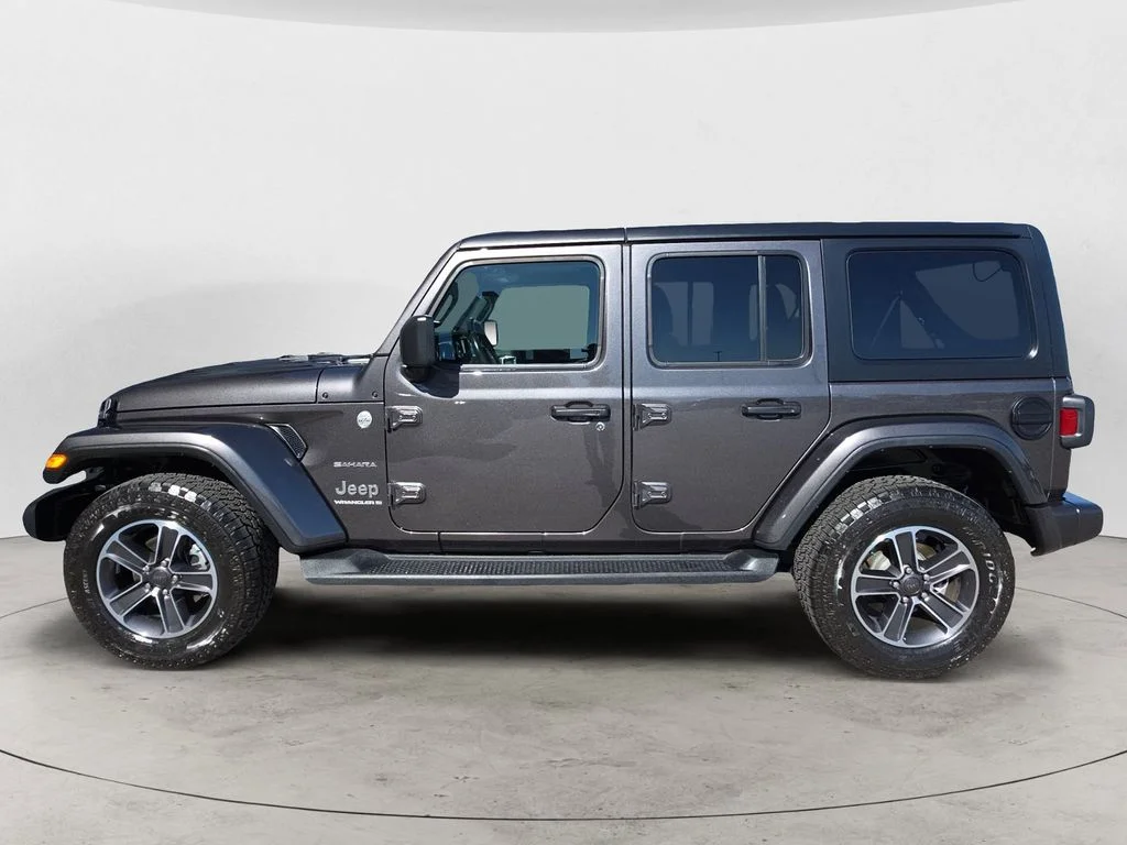 Used 2023 Gray Jeep Sahara image 8