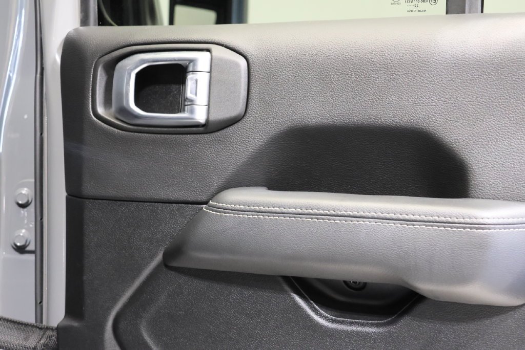 2023 Jeep Wrangler 4-Door Sahara - Photo 41