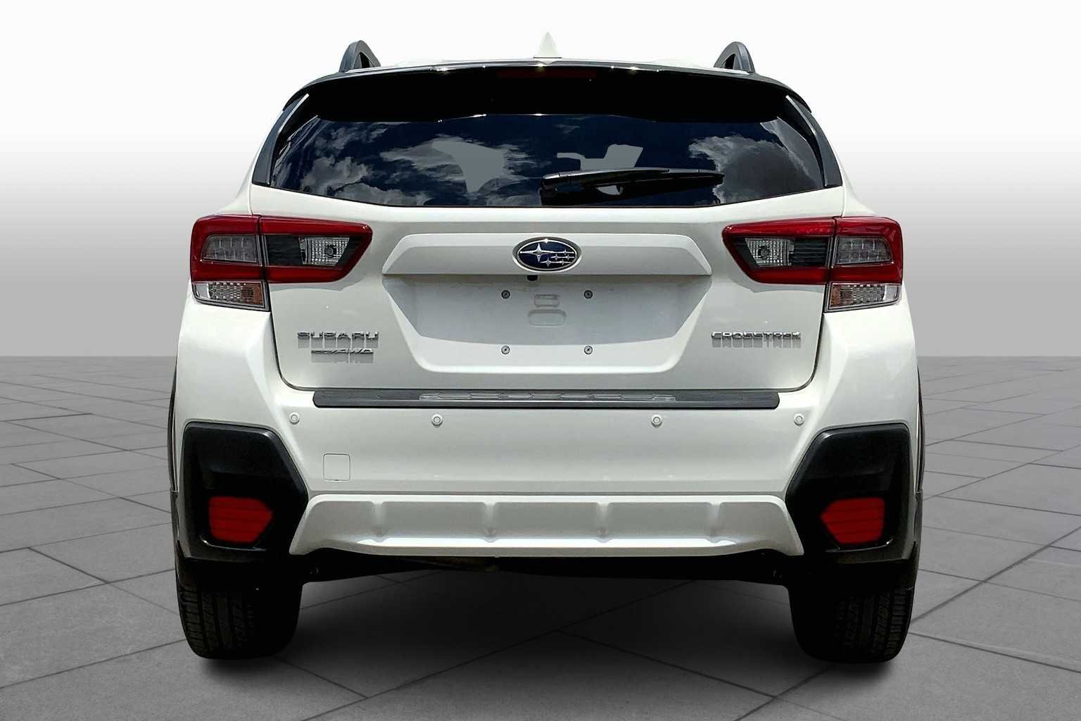 Used 2022 Crystal White Pearl Subaru Limited image 5