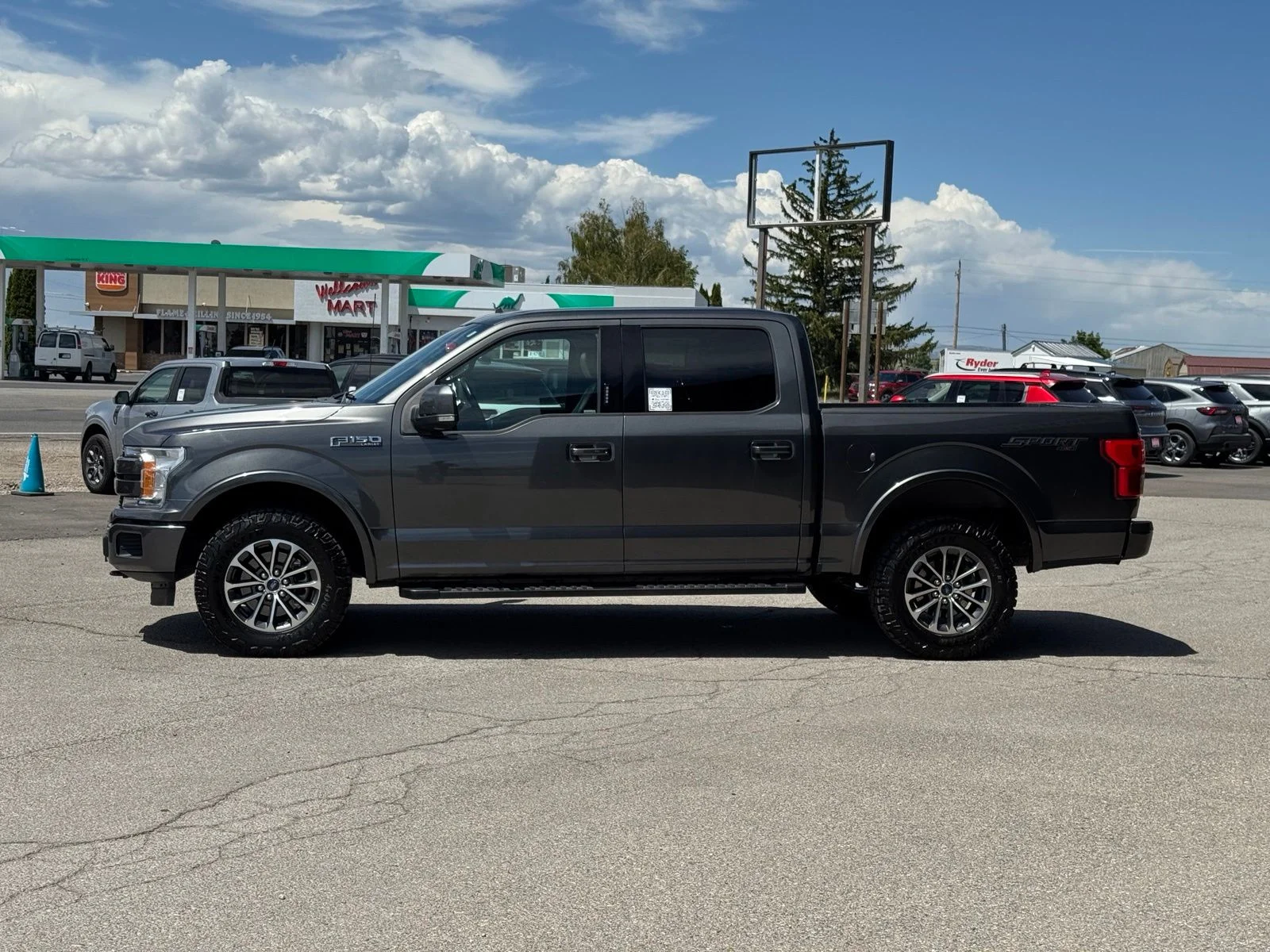 Used 2019 Gray Ford Lariat image 12