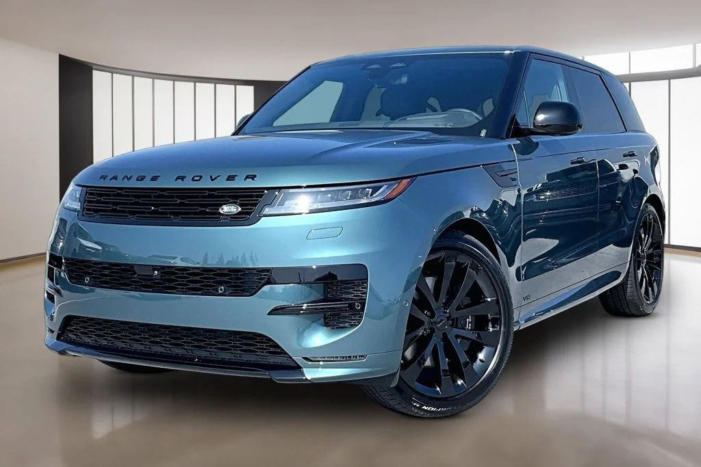 New 2027 Giola Green LAND ROVER  image 1