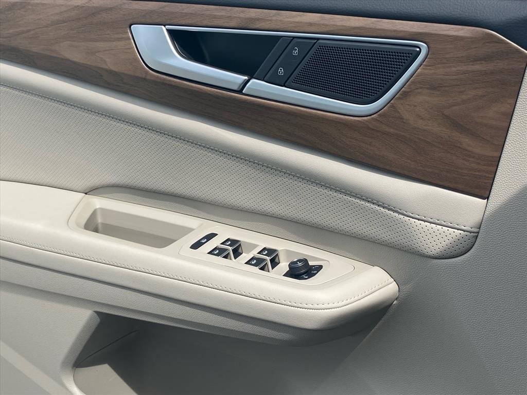 New 2026 White Volkswagen 2.0T SE image 11