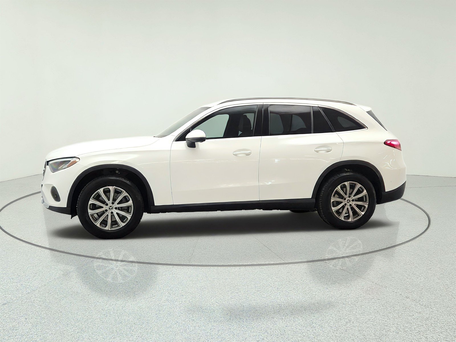 Certified Used 2024 Polar White Mercedes-Benz GLC 300 SUV image 8