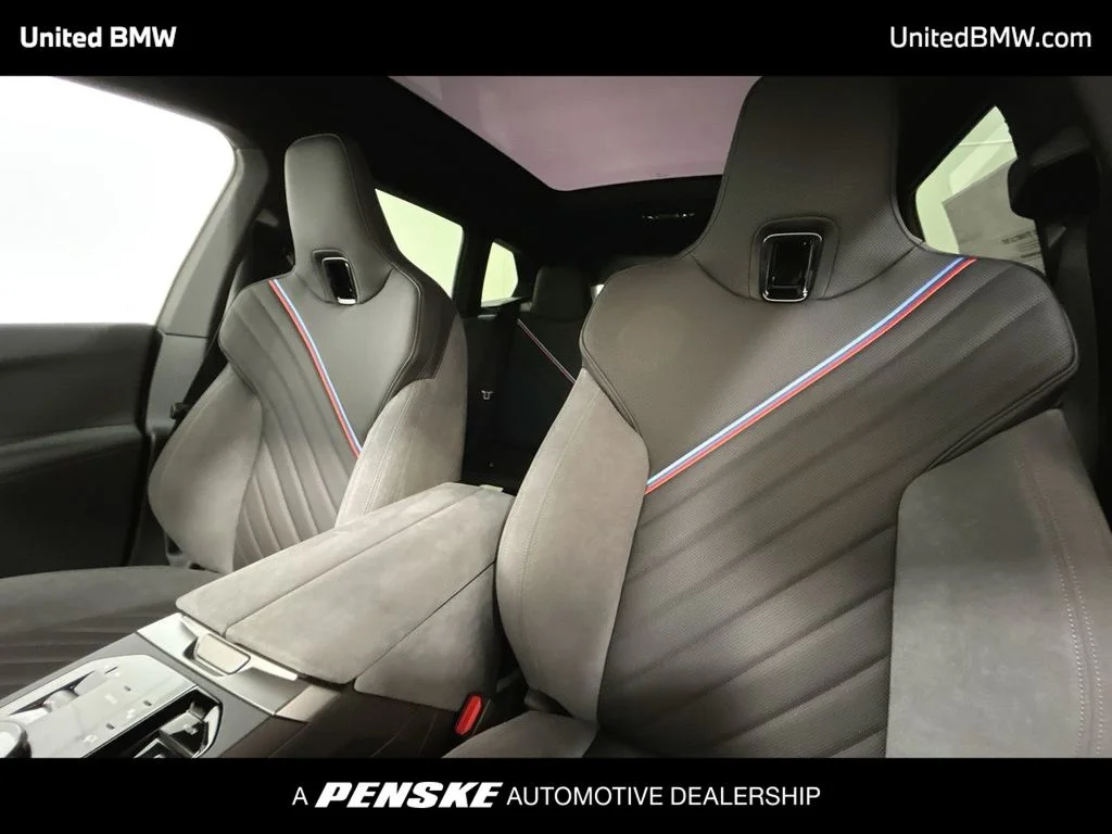 Used 2026 Alpine White BMW xDrive60 image 13