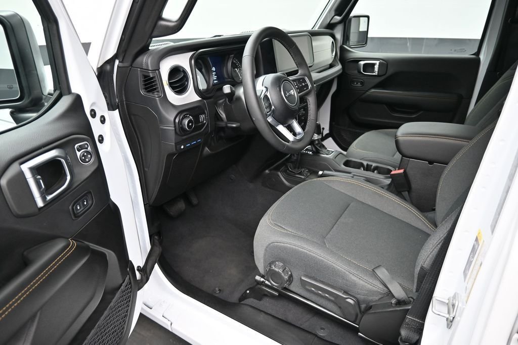 Used 2025 White Jeep Sahara 4xe image 9