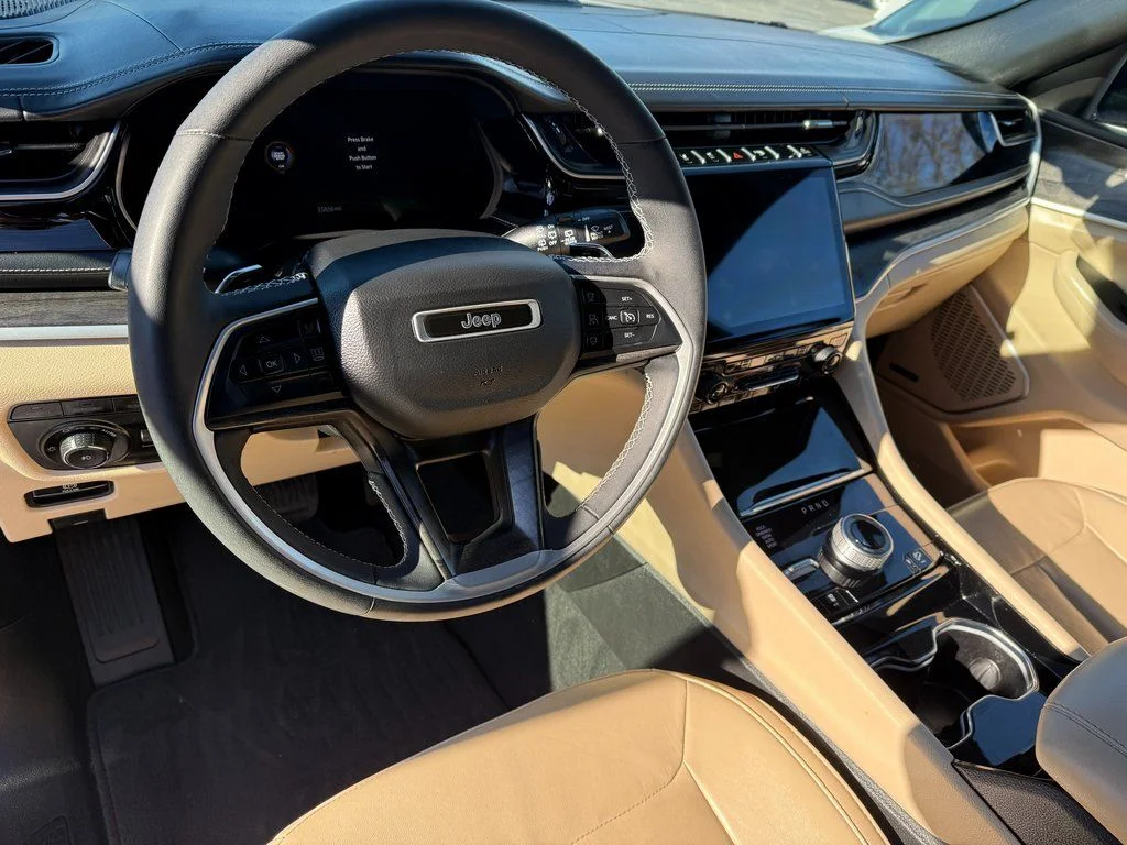 Used 2022 White Jeep 4xe image 20