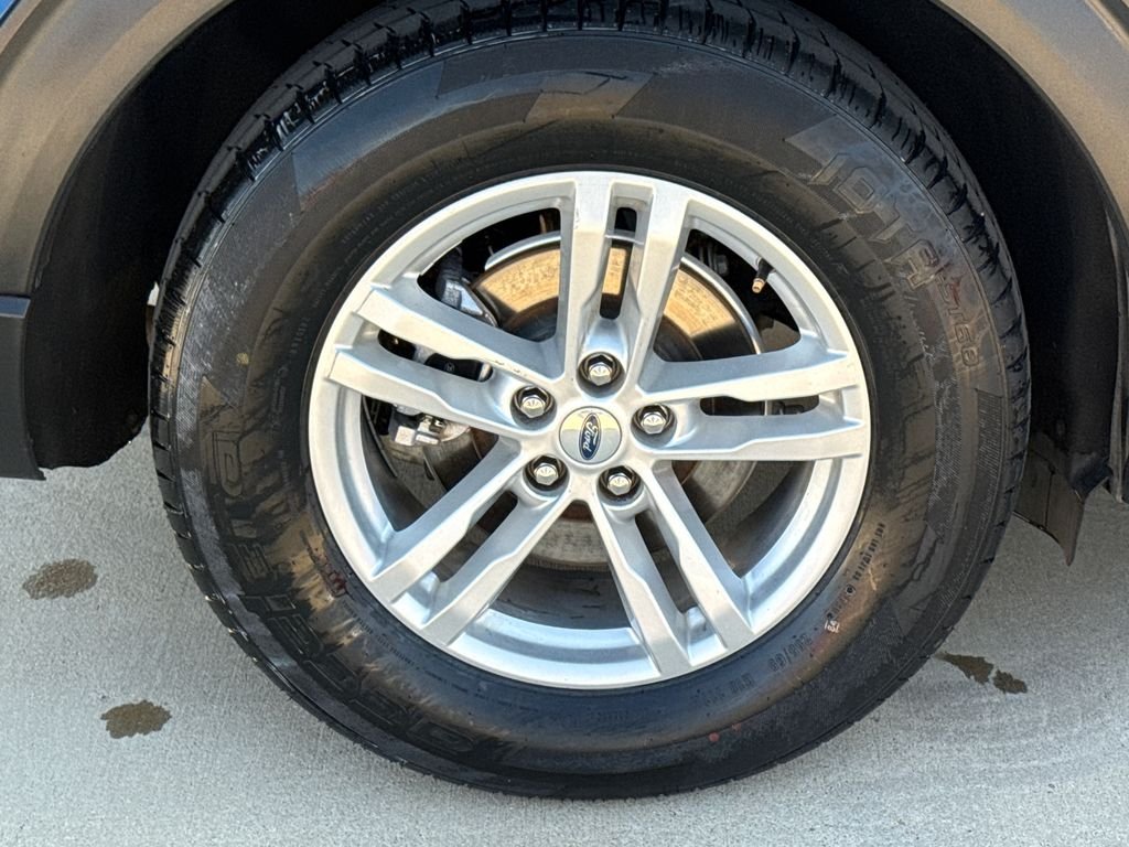 Used 2023 Blue Ford XLT image 9